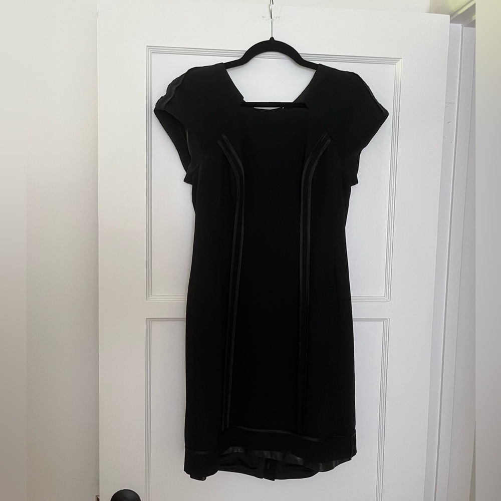 Like new! Rag & Bone Dress with black leather trim and cutout back. Sz 2